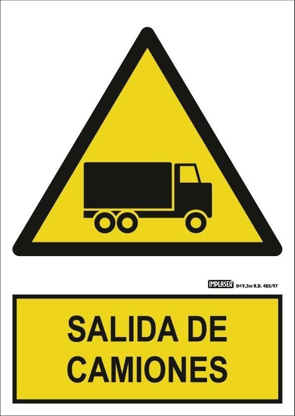 SEÑAL PELIGRO SALIDA DE CAMIONES 21X30 RD3023